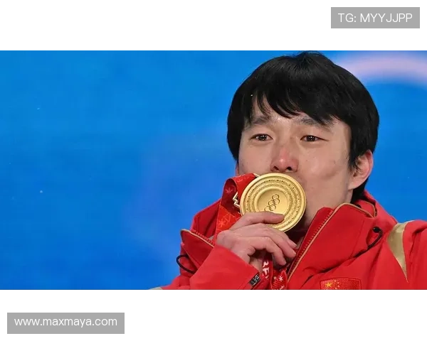 张楚桐双冠圆梦泪洒冰雪赛场上