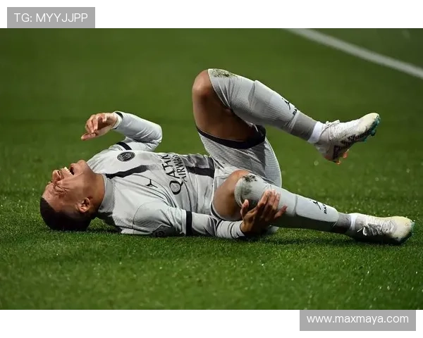 阿尔韦罗亚回应姆巴佩批评:等拜仁赛后再谈 阿尔韦罗亚回应姆巴佩批评:等拜仁赛后再谈